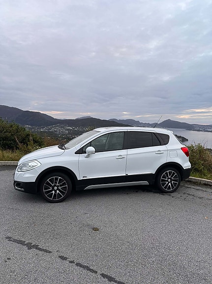 Suzuki SX4 S-Cross 4 of 14