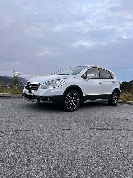 Suzuki SX4 S-Cross 2 of 14