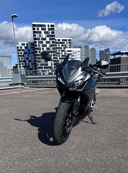Honda CBR 500 R 4 of 14