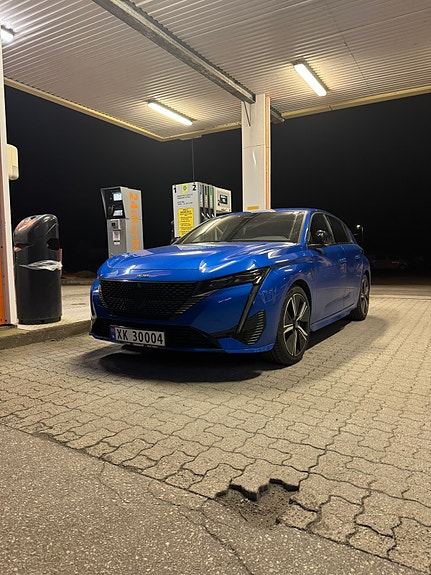 Peugeot 308 2 of 18