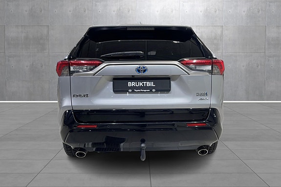 Toyota RAV4 4 of 19