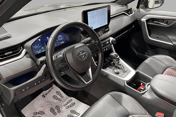 Toyota RAV4 9 of 19