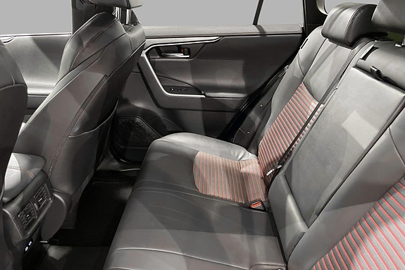 Toyota RAV4 16 of 19