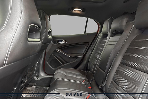 Mercedes-Benz GLA220 15 of 25
