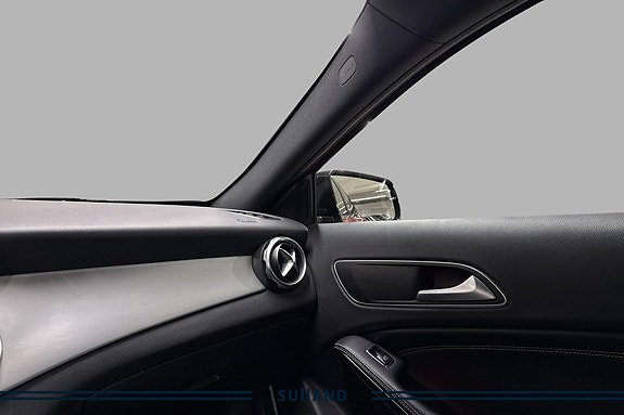 Mercedes-Benz GLA220 22 of 25