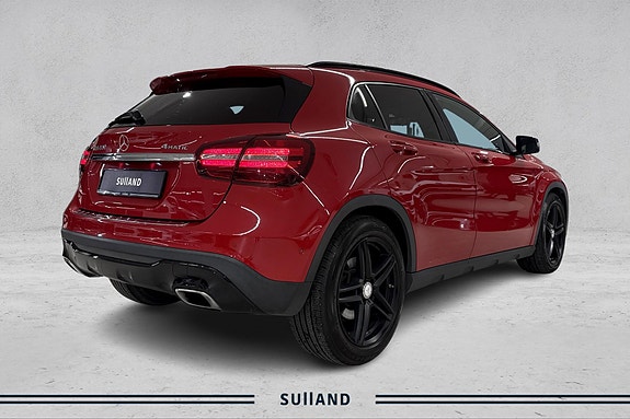 Mercedes-Benz GLA220 5 of 25