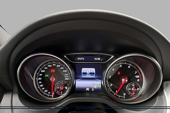 Mercedes-Benz GLA220 12 of 25
