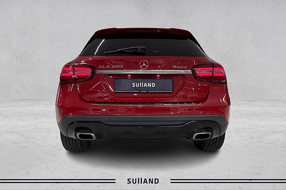 Mercedes-Benz GLA220 4 of 25