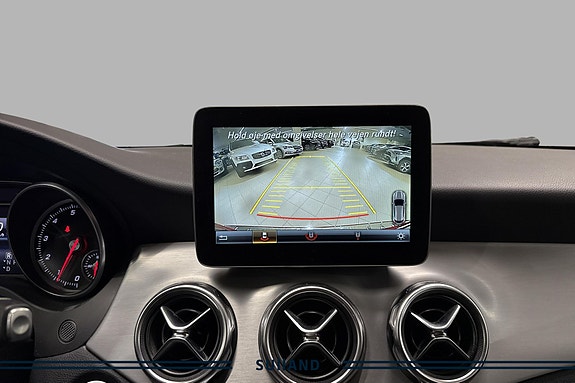 Mercedes-Benz GLA220 20 of 25