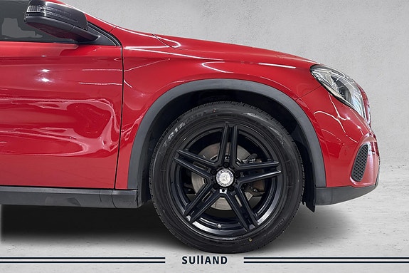 Mercedes-Benz GLA220 18 of 25