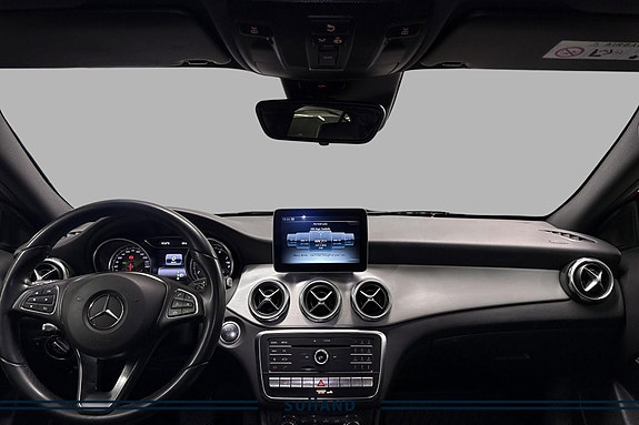 Mercedes-Benz GLA220 9 of 25