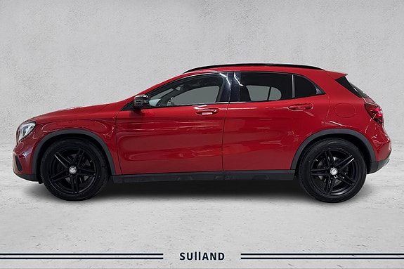 Mercedes-Benz GLA220 2 of 25