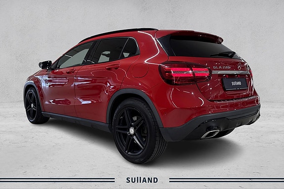 Mercedes-Benz GLA220 3 of 25