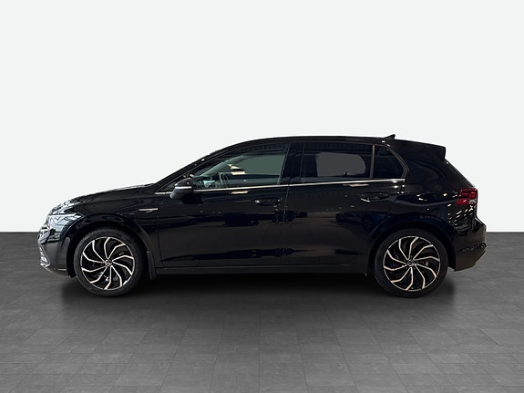 Volkswagen Golf VIII 3 of 20