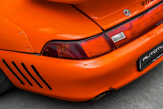 Porsche 911 24 of 30