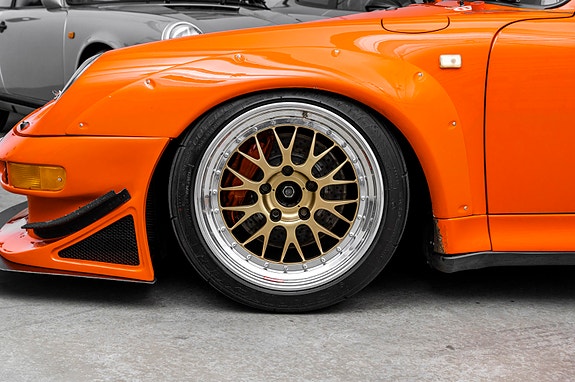 Porsche 911 17 of 30