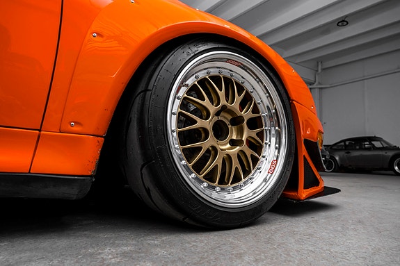 Porsche 911 27 of 30