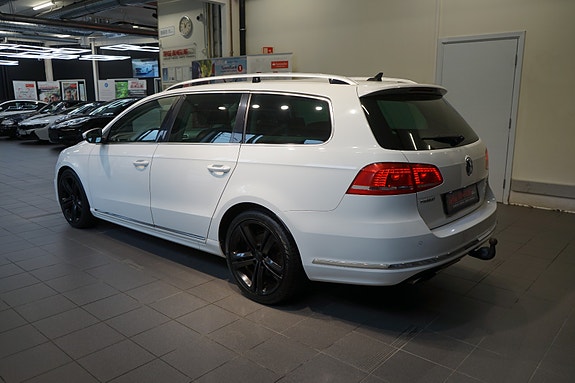 Volkswagen Passat 5 of 30