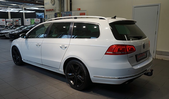 Volkswagen Passat 4 of 30