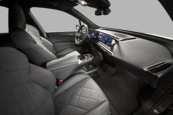 BMW iX 16 of 30
