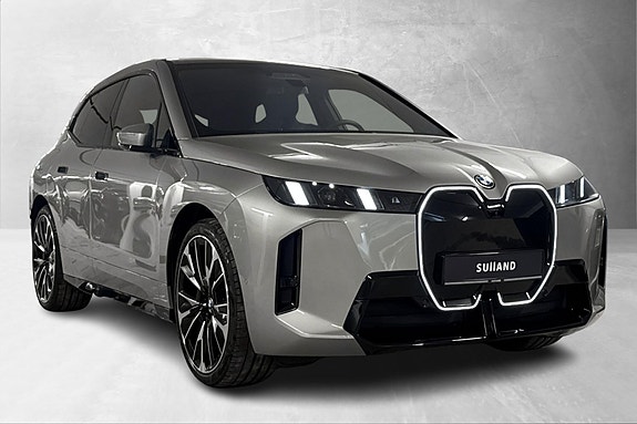 BMW iX 22 of 30