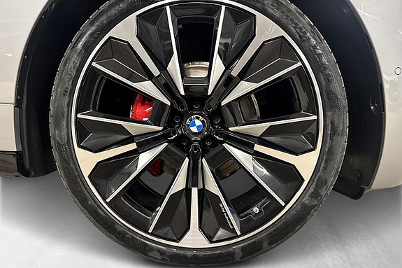 BMW iX 21 of 30