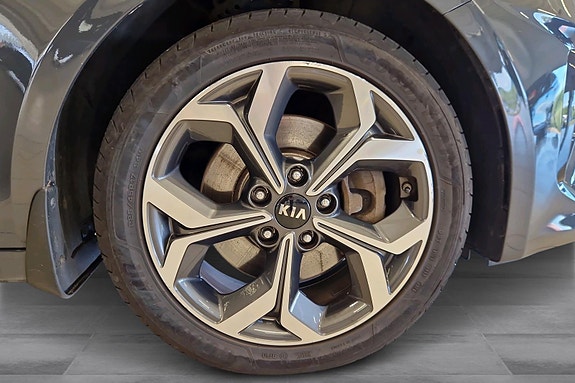 Kia Ceed 28 of 28