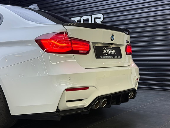 BMW M3 10 of 30