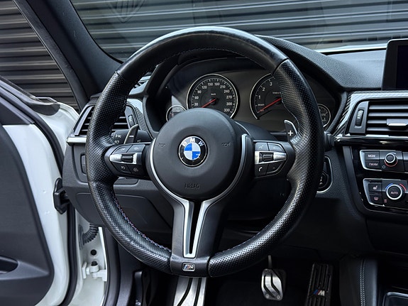 BMW M3 18 of 30