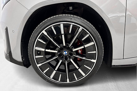 BMW iX3 5 of 24