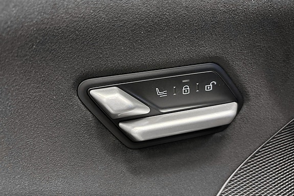 BMW iX3 17 of 24