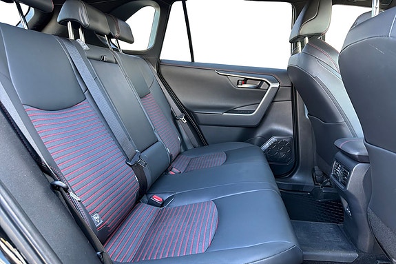 Toyota RAV4 13 of 25