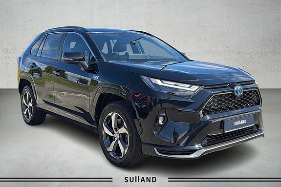 Toyota RAV4 3 of 25