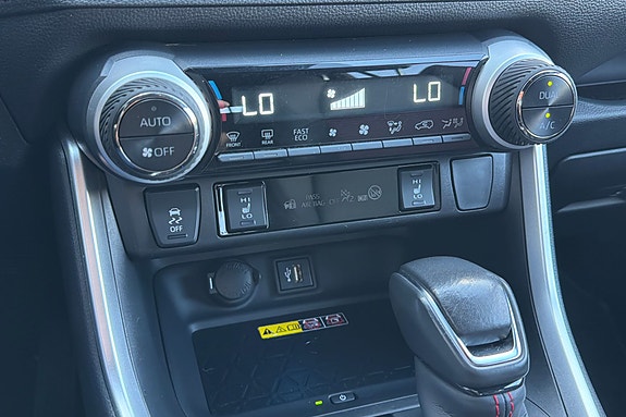 Toyota RAV4 17 of 25