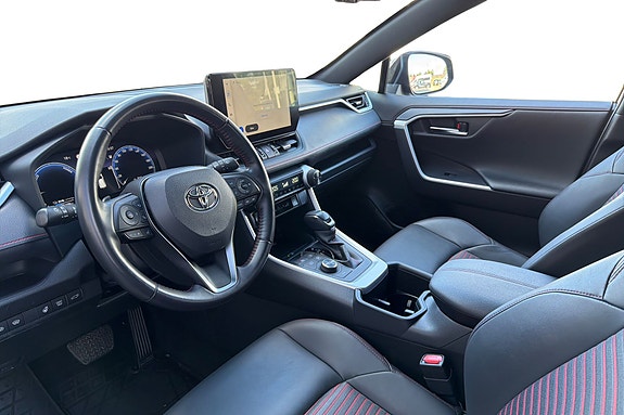 Toyota RAV4 10 of 25