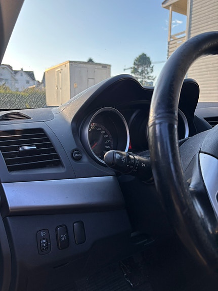 Mitsubishi Lancer 12 of 14