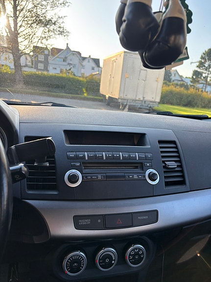 Mitsubishi Lancer 13 of 14