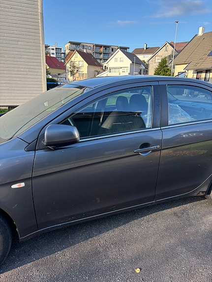 Mitsubishi Lancer 9 of 14
