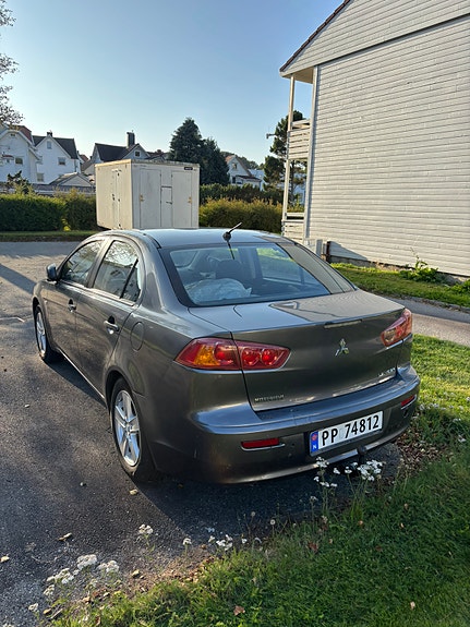 Mitsubishi Lancer 7 of 14