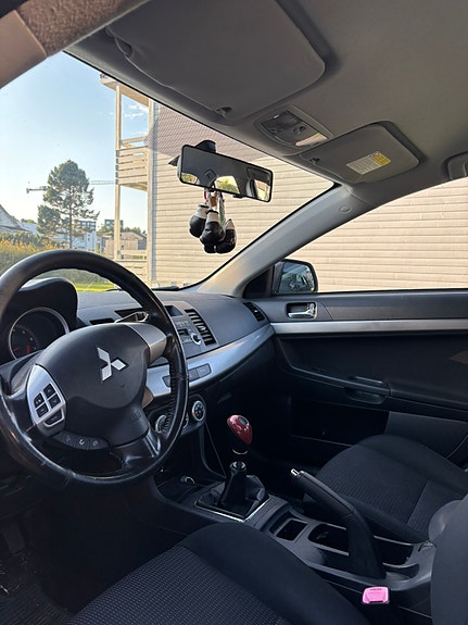 Mitsubishi Lancer 11 of 14
