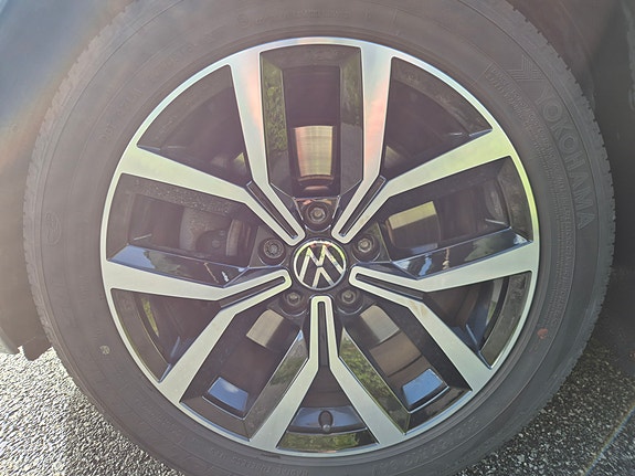 Volkswagen Passat 16 of 16