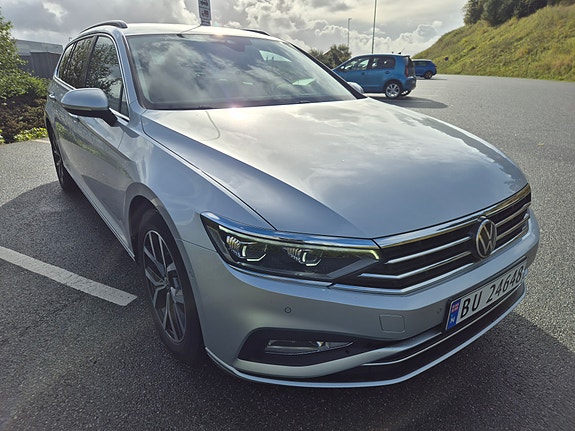 Volkswagen Passat 8 of 16