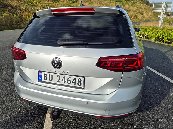 Volkswagen Passat 5 of 16