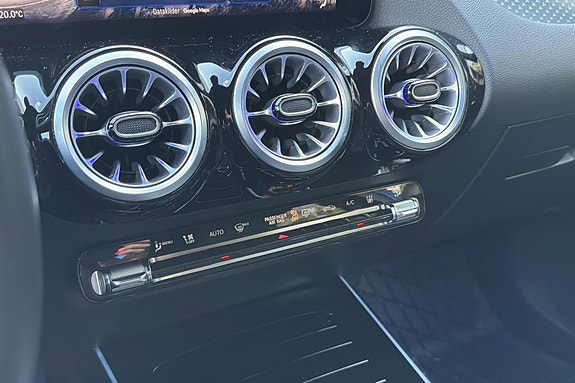 Mercedes-Benz EQA300 24 of 30