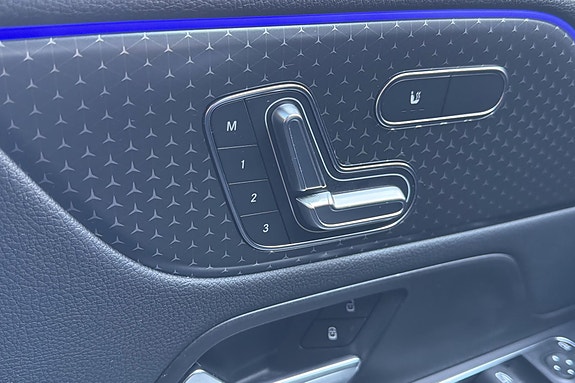 Mercedes-Benz EQA300 29 of 30