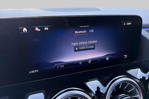 Mercedes-Benz EQA300 26 of 30