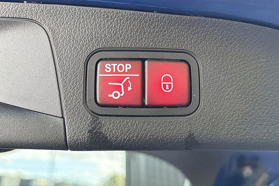 Mercedes-Benz EQA300 11 of 30