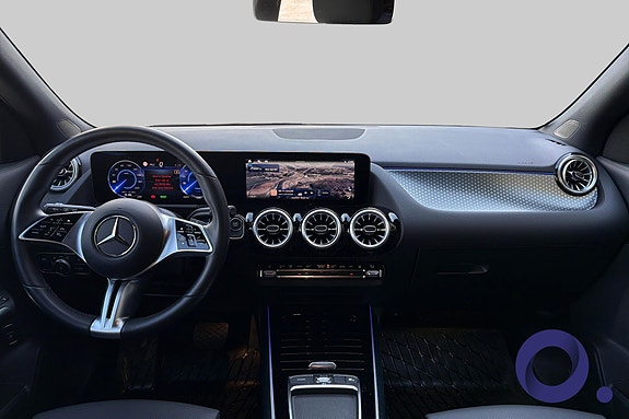Mercedes-Benz EQA300 17 of 30