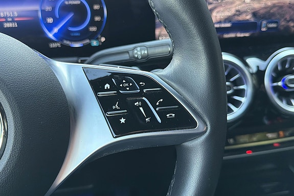 Mercedes-Benz EQA300 20 of 30