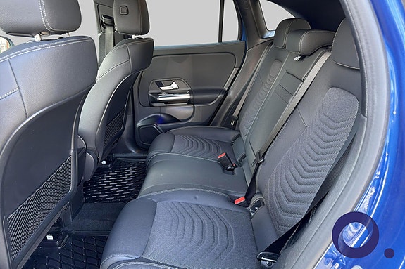 Mercedes-Benz EQA300 14 of 30
